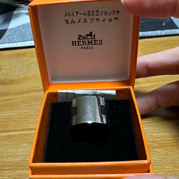 Hermes Black Lurie Leather Ring - Picture 6 of 14